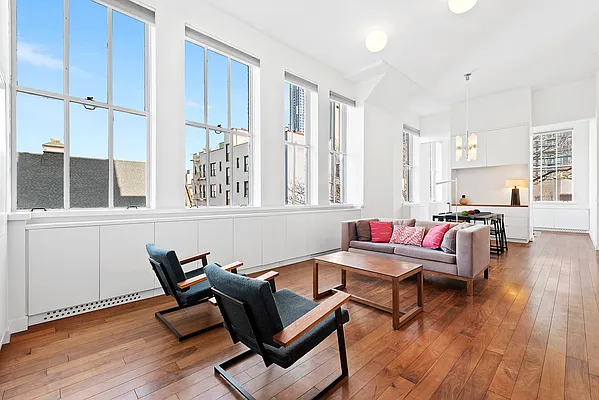 Sold by The SIMPLE Real Estate Co | media 1