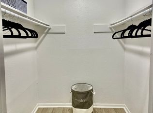 327 W Hufsmith Rd #2B-2BA-954SQFT, Tomball, TX 77375