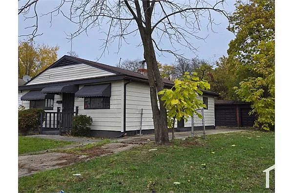 3369 E 146th St photo 1