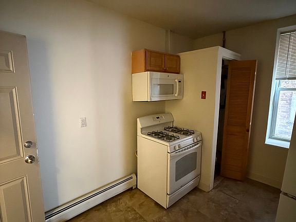 2nd image of 109 Willow Ave #2A