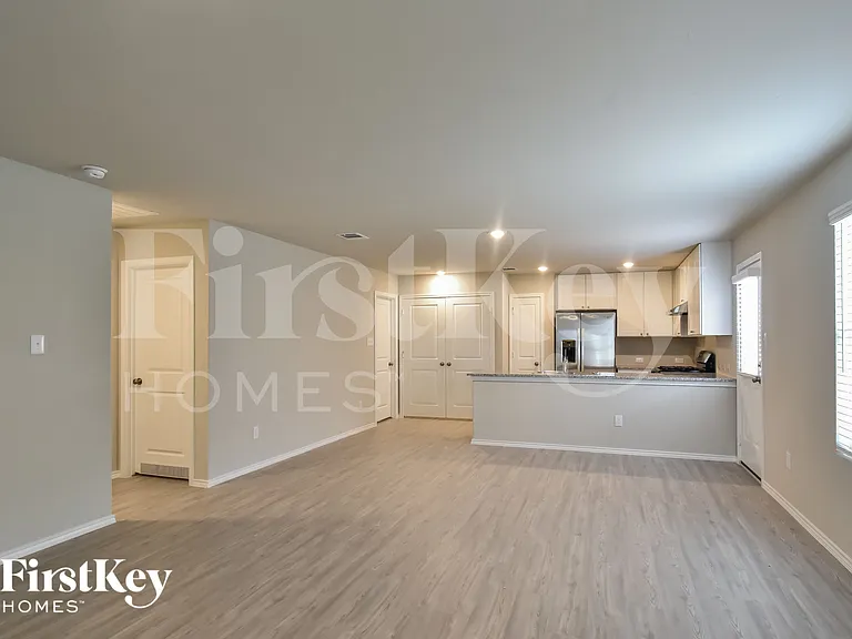 5107 Hornbeck Hts — Photo 3