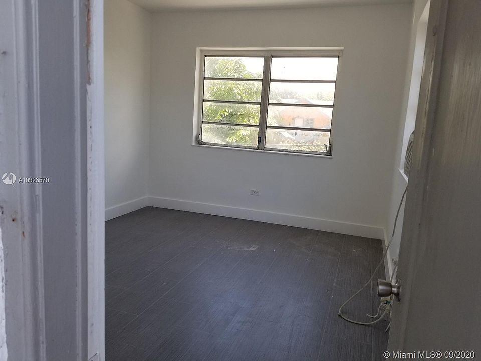 1st image of 924 Meridian Ave #12