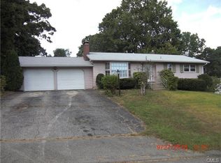 15 Glenridge Dr, Ansonia, CT 06401