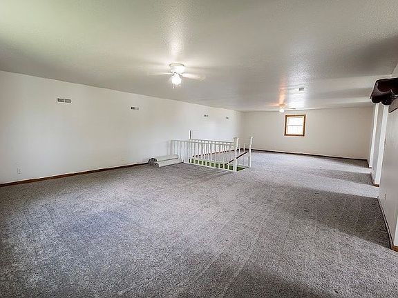 5th image of 104 E Kyle St