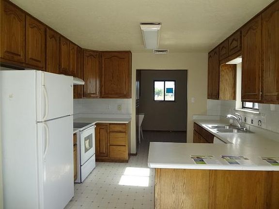 4th image of 37 Benito Ln