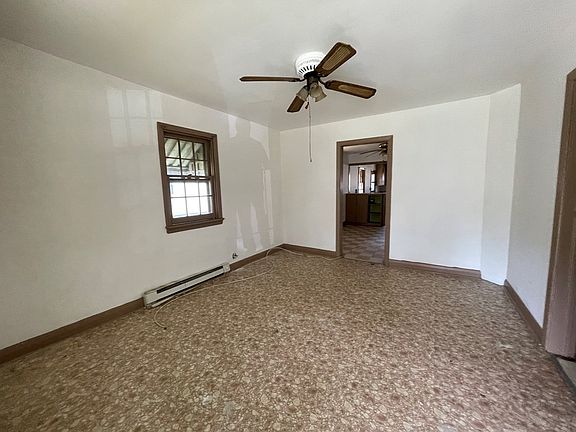 3rd image of 227 Wadlow St