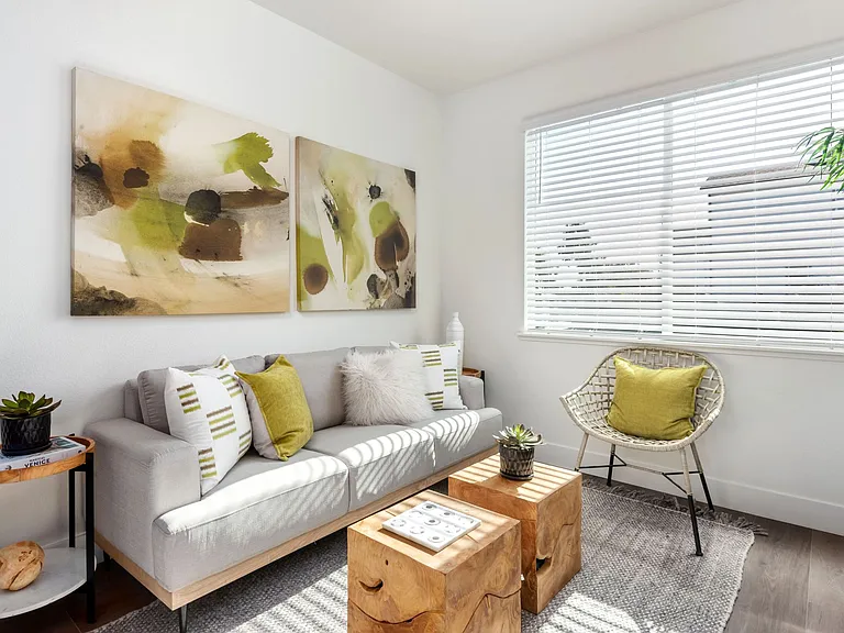 Colgan Creek Townhomes — Photo 6