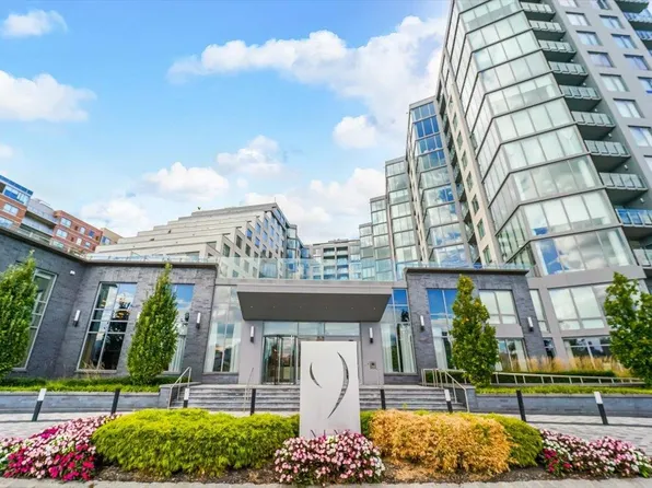 9 Avenue At Port Imperial image 1 of 36