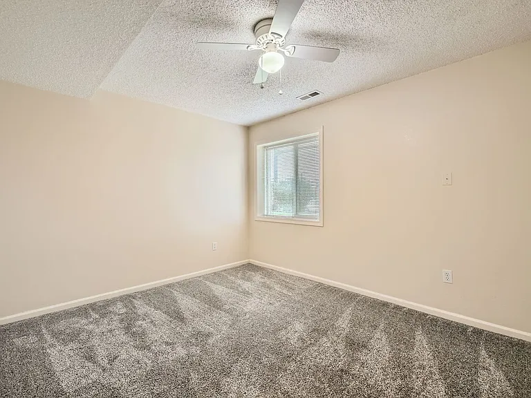 4543 Lamplighter Cir — Photo 18