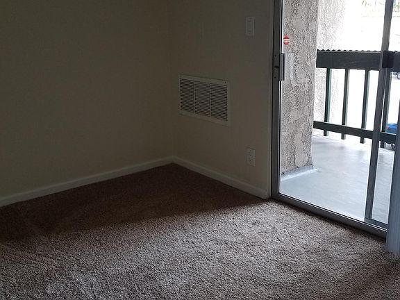 5th image of 6121 Woodman Ave APT 203