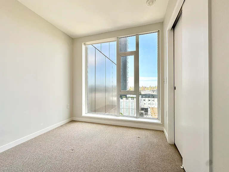 7433 Cambie St #1207 — Photo 3