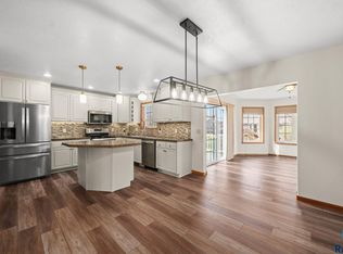 716 W Laquinta St, Sioux Falls, SD 57108