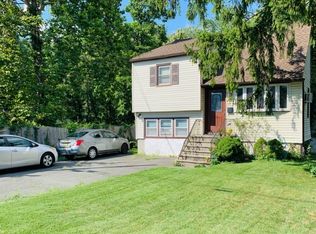 28 Lake Shore Dr, Lake Hiawatha, NJ