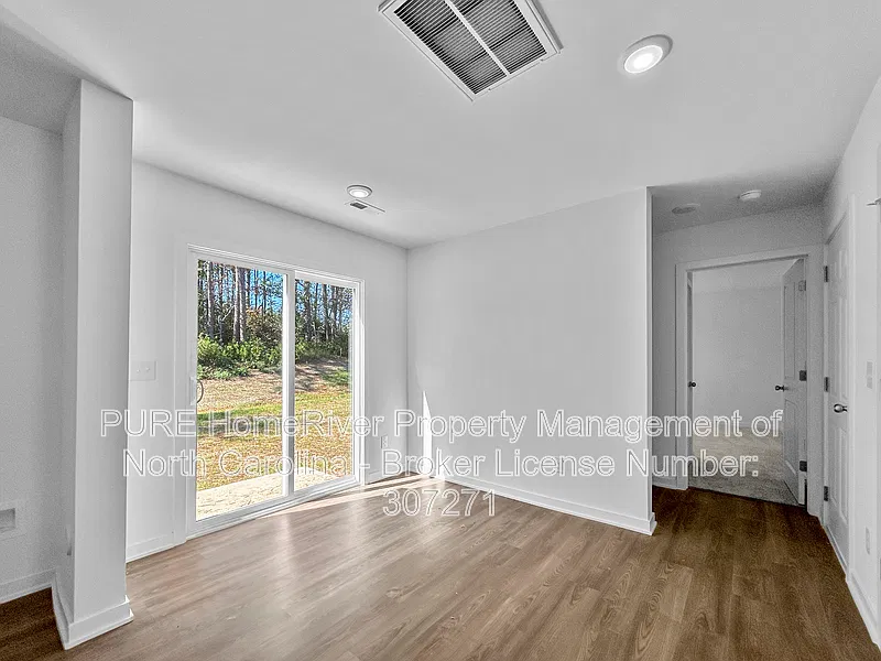 4 bed, 3.0 bath, 1774 sqft, $2,025 — Photo 4