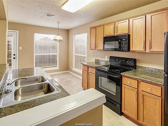 4th image of 4053 Southern Trace Dr