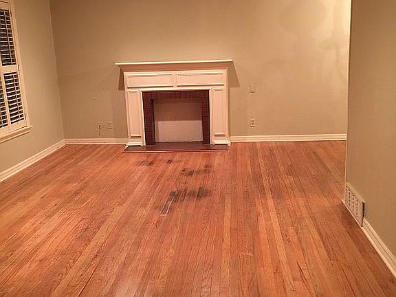 Living Room / Fireplace