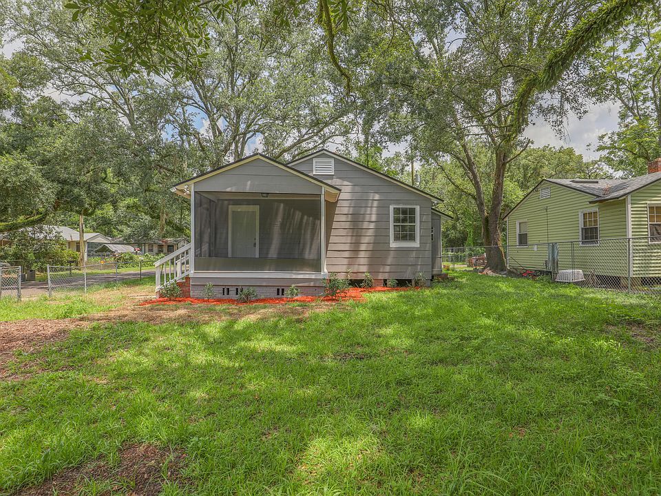 1st image of 1005 WESTBROOK Circle W