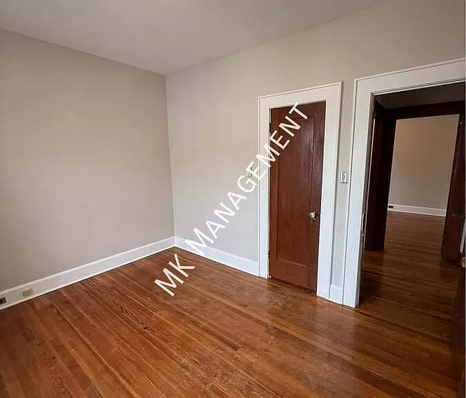 1332 Schlager St — Photo 6