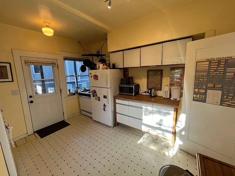 2722 Russell St #2720 — Photo 7