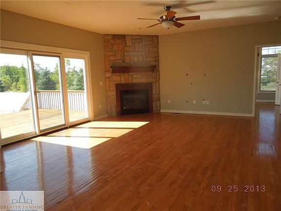 5th image of 200 Twin Ponds Dr