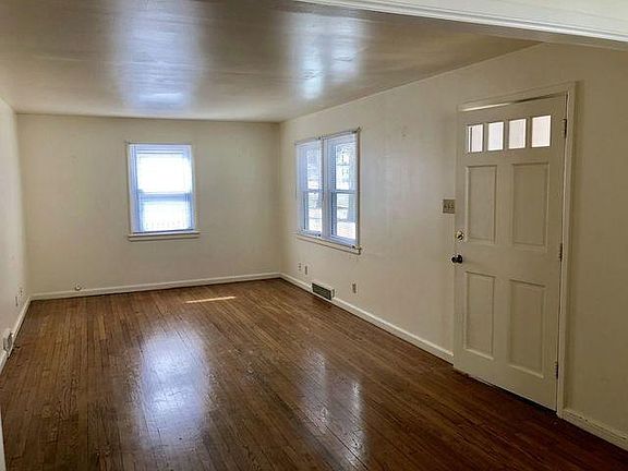 3rd image of 642 Ellwood Ave