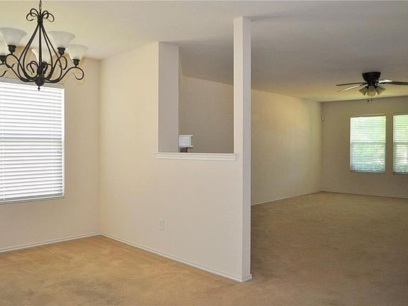 5th image of 903 Moss Glen Trl
