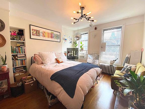 4th image of 125 Stanton St APT 4A