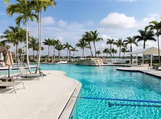 14827 Edgewater Cir, Naples, FL 34114