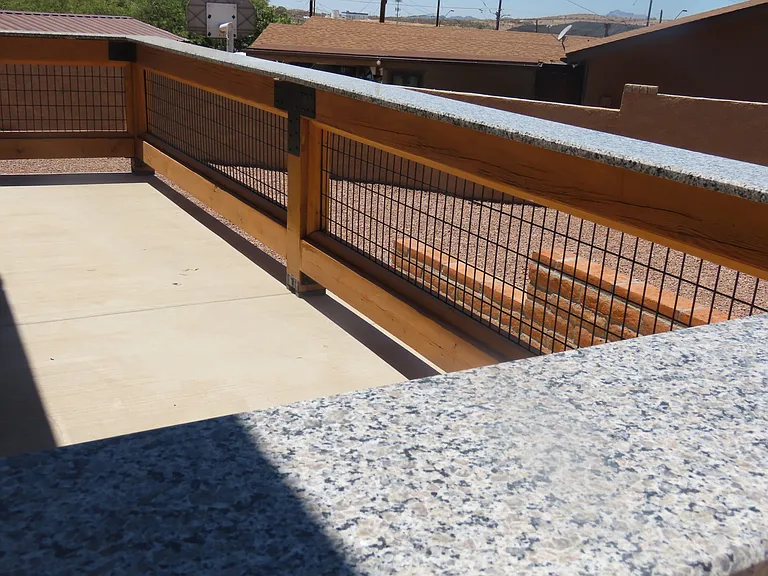 deck w granite top rail