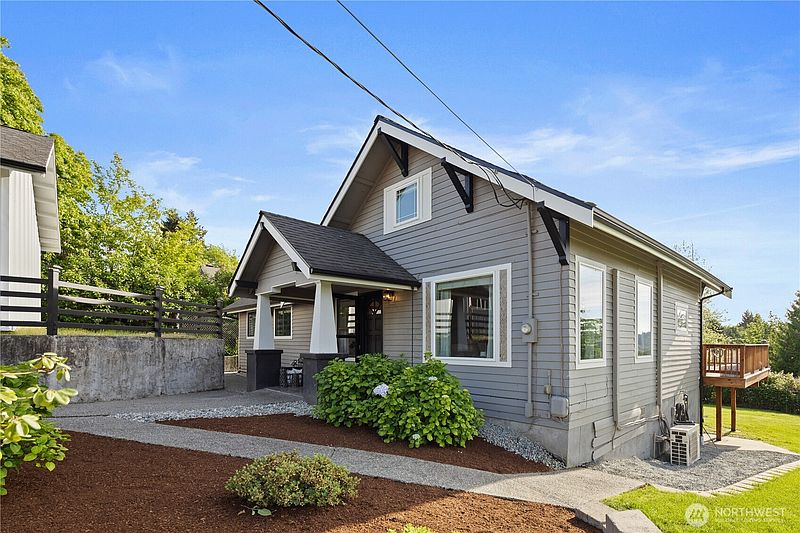 3rd image of 703 19th Avenue