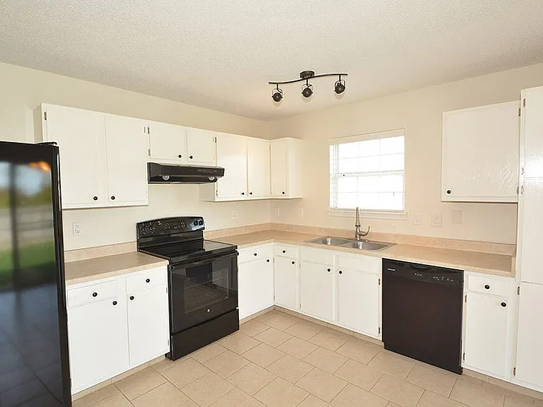 7394 Tassel Ct — Photo 6