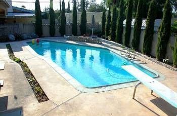 3rd image of 415 S Hilda Cir