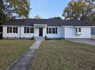 416 Thames St, Manning, SC 29102