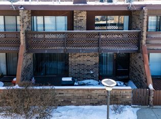 902 Kenneth Cir #6, Elgin, IL 60120