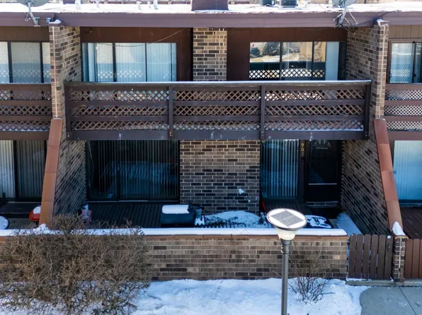 902 Kenneth Cir #6, Elgin, IL 60120