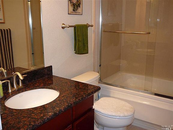 3rd image of 218 Foss Creek Cir