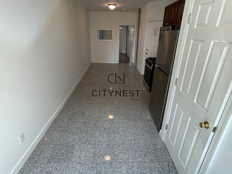 152 9th St #3R — Photo 11