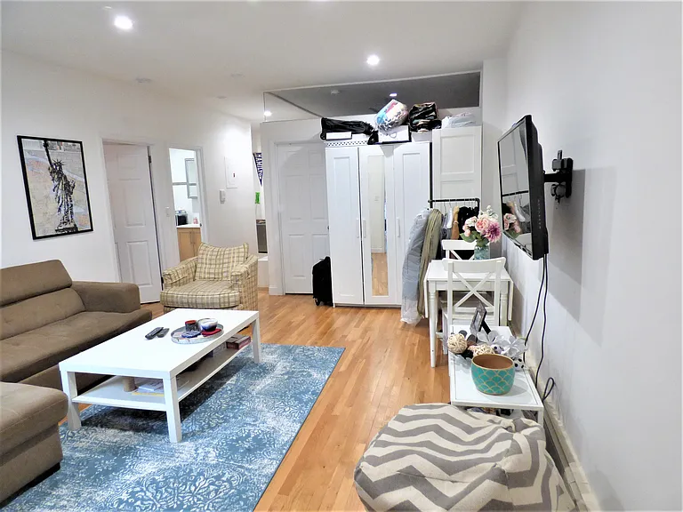 218 E 14th St #5R — Photo 2