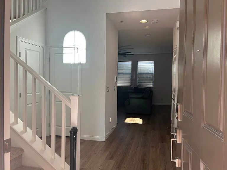 8628 Luse St — Photo 2