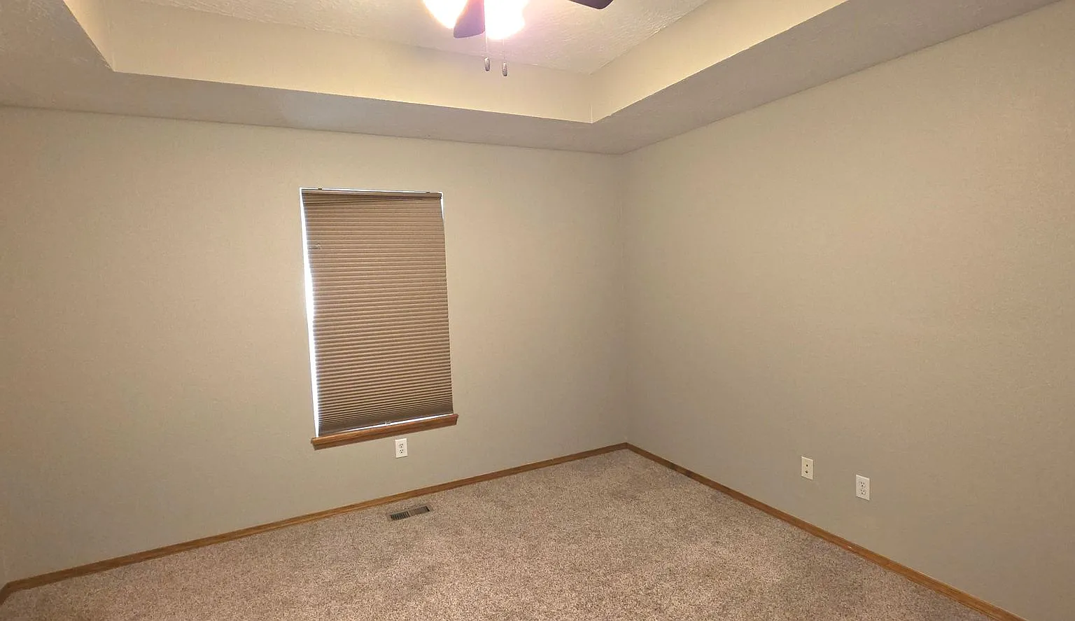 Strafford 3 Bedroom 2 Bath Beauty! $1550 — Photo 3