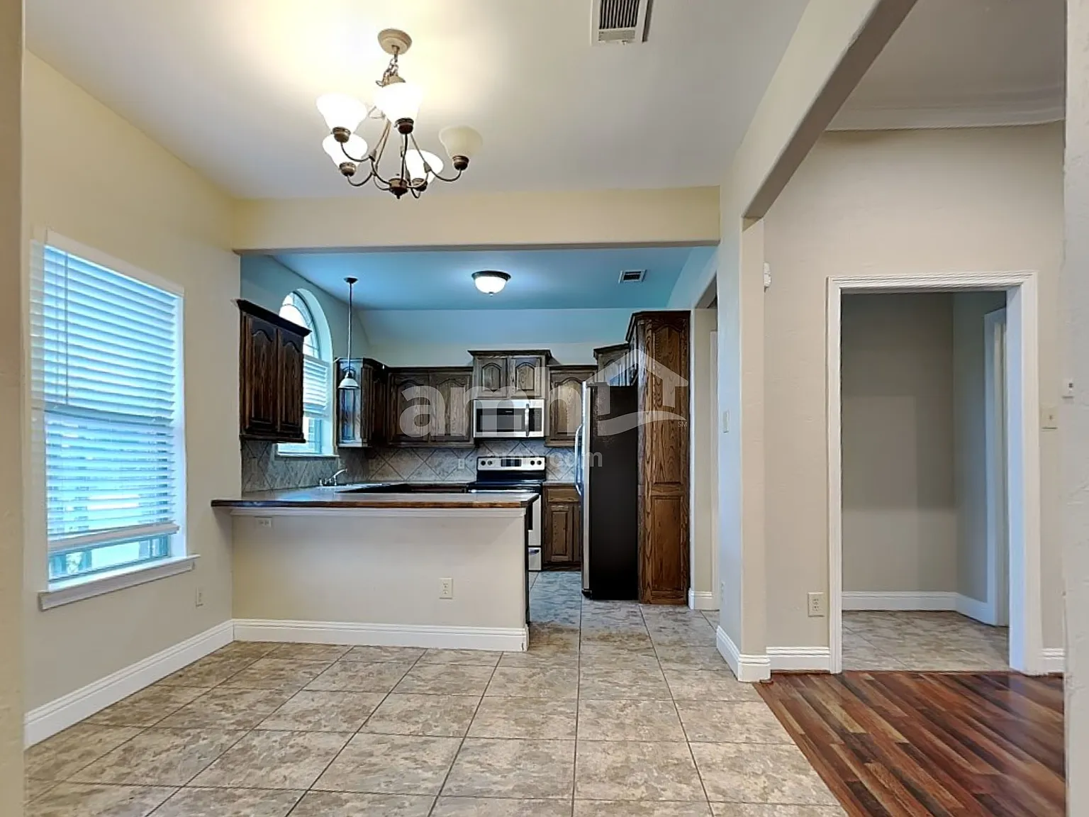 3 bed, 2.0 bath, 1426 sqft, $1,870 — Photo 4