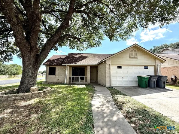 701 Queenswood Trl, Victoria, TX 77901