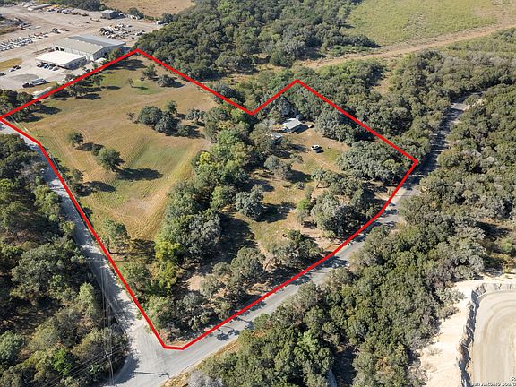 2nd image of 849 Krueger Canyon