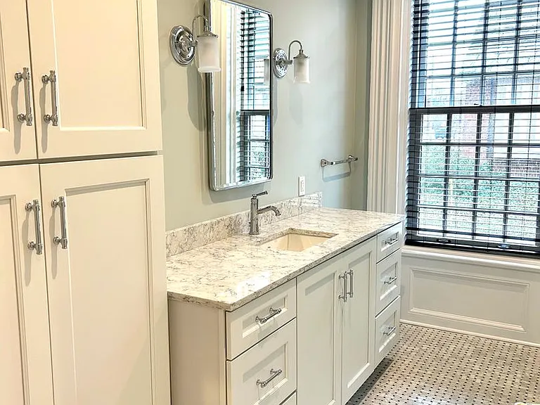 446 W 6th St — Photo 15