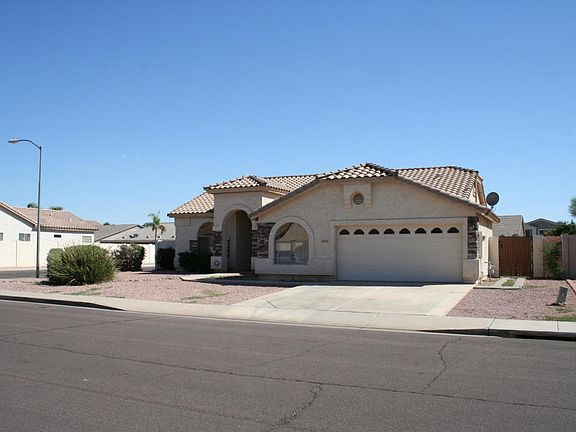 3rd image of 8453 W Rose Ln