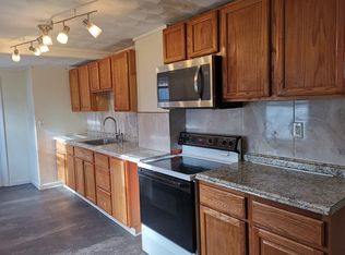 2 Pelham Ave, Methuen, MA 01844