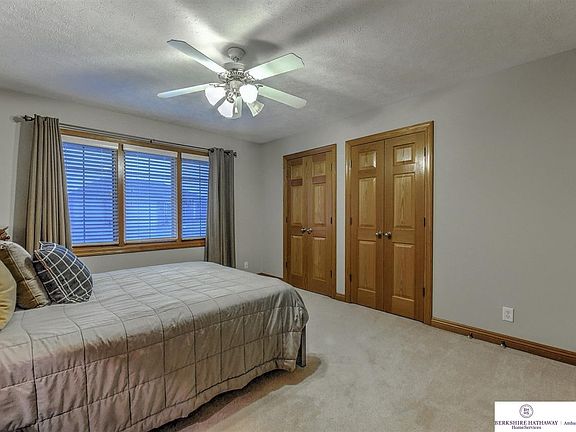 4th image of 17113 Oakmont Dr