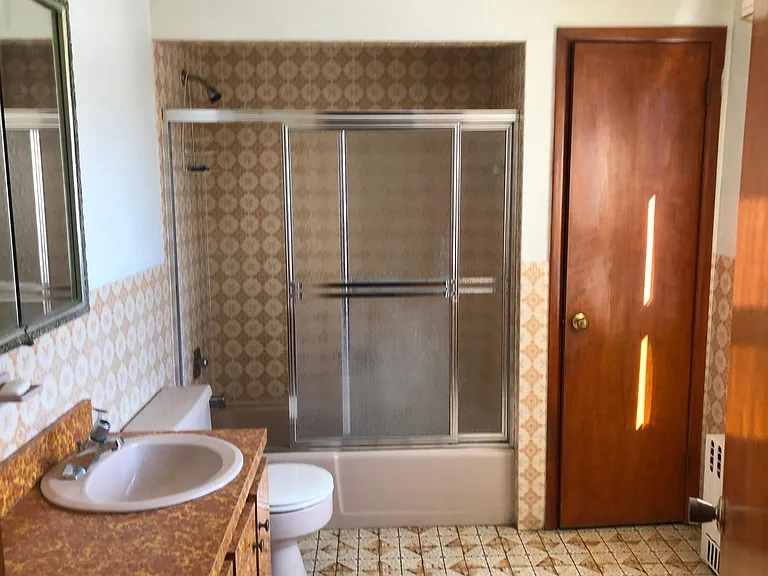 2048 E Main St — Photo 10