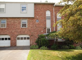 1416 Yorktowne Dr, Lawrence, PA