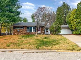 328 W Kelly St, Macomb, IL 61455